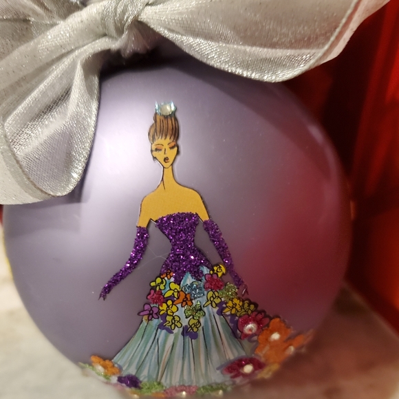 Antthony Designer Ornament - Picture 2 of 5